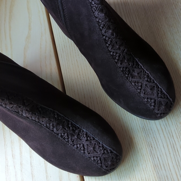 FINAL SALE 🆕🌿SUEDE BETTYE MULLER BOOTIES🌿 - Picture 3 of 9